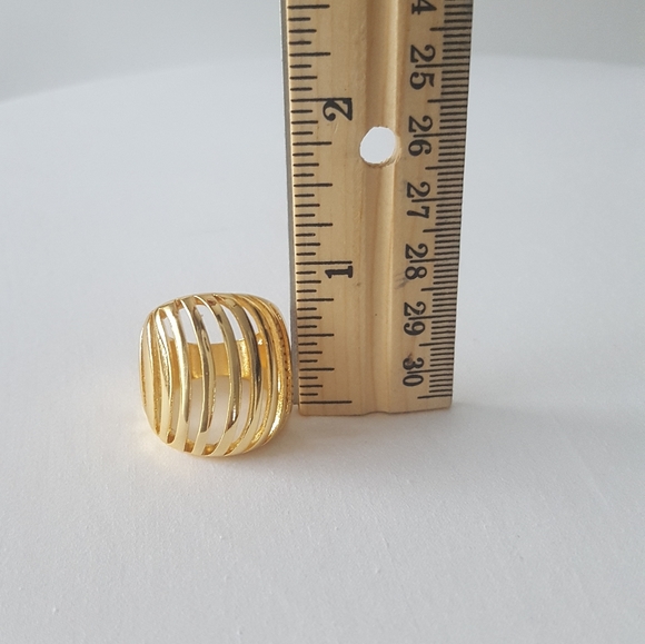 Gold overlay gaudy stripe ring size 8 New - Picture 9 of 9